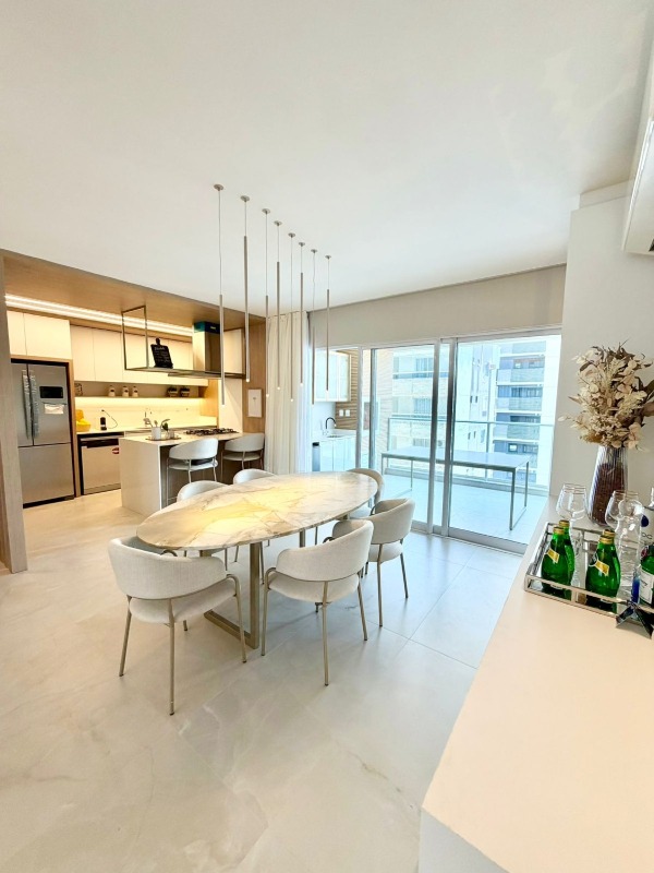 Apartamento à venda no Pioneiros: 