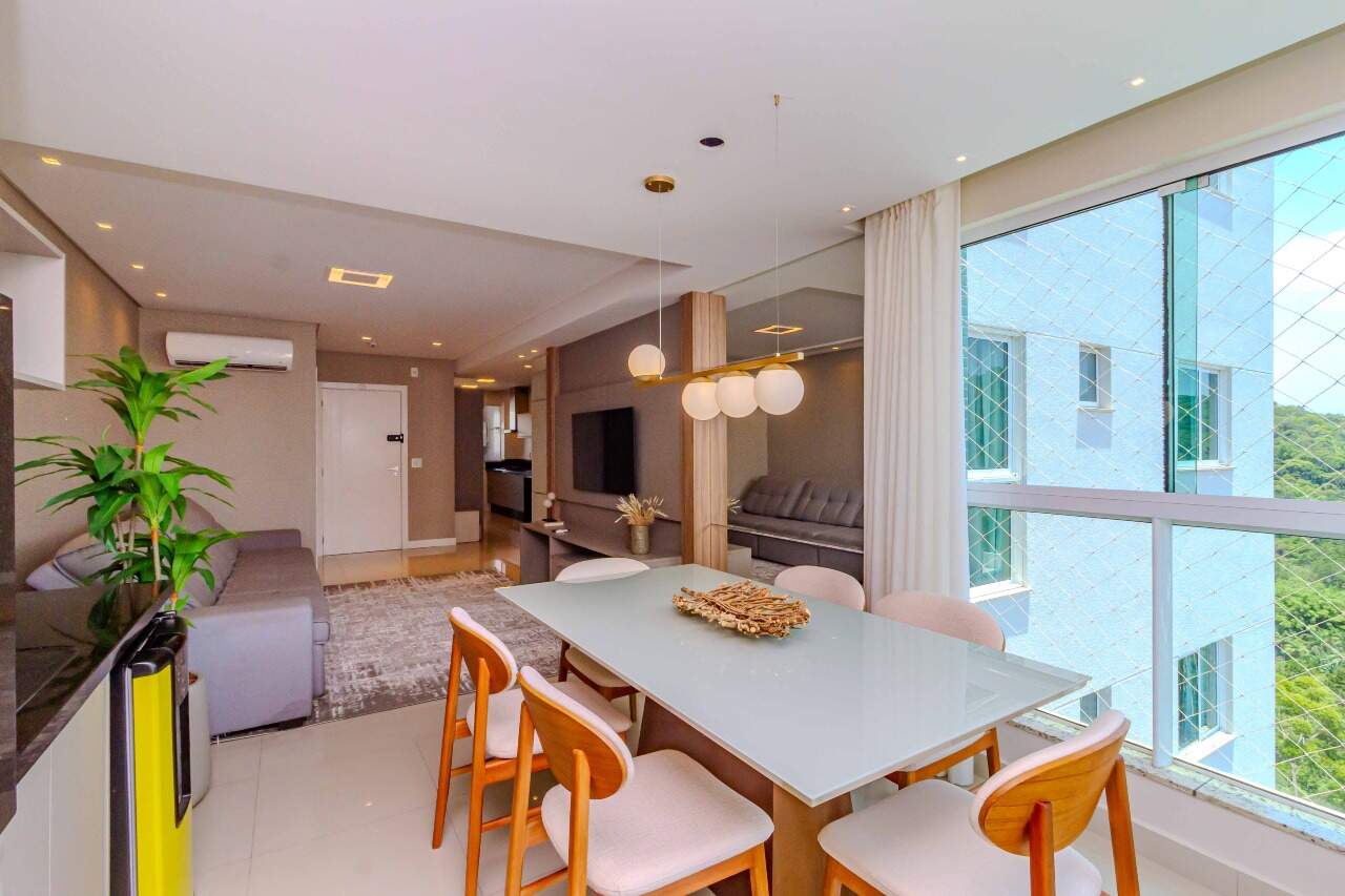 Apartamento à venda no Pioneiros: 