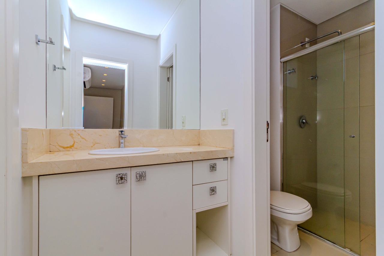 Apartamento à venda no Pioneiros: 