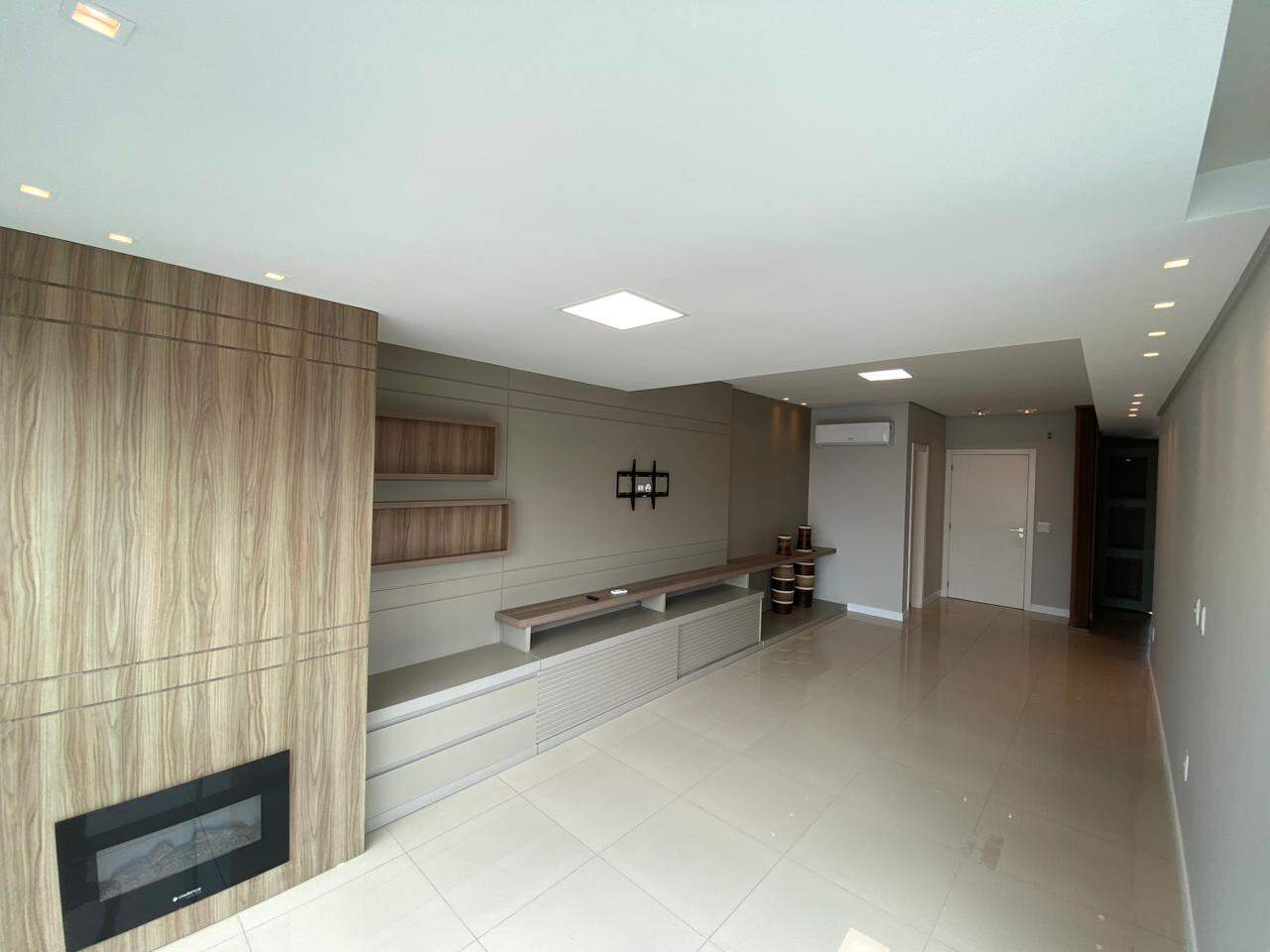 Apartamento à venda no Pioneiros: 