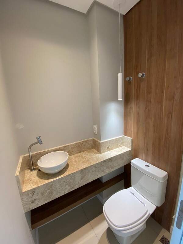 Apartamento à venda no Pioneiros: 