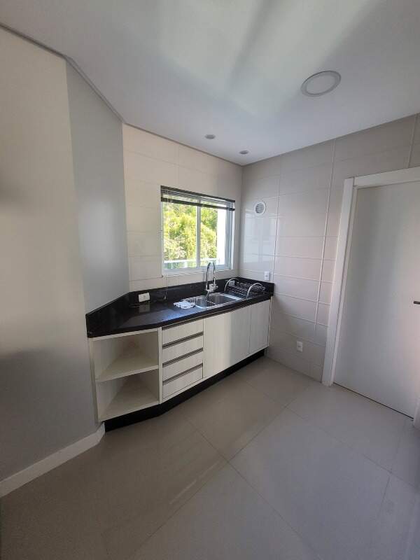 Apartamento à venda no Pioneiros: 