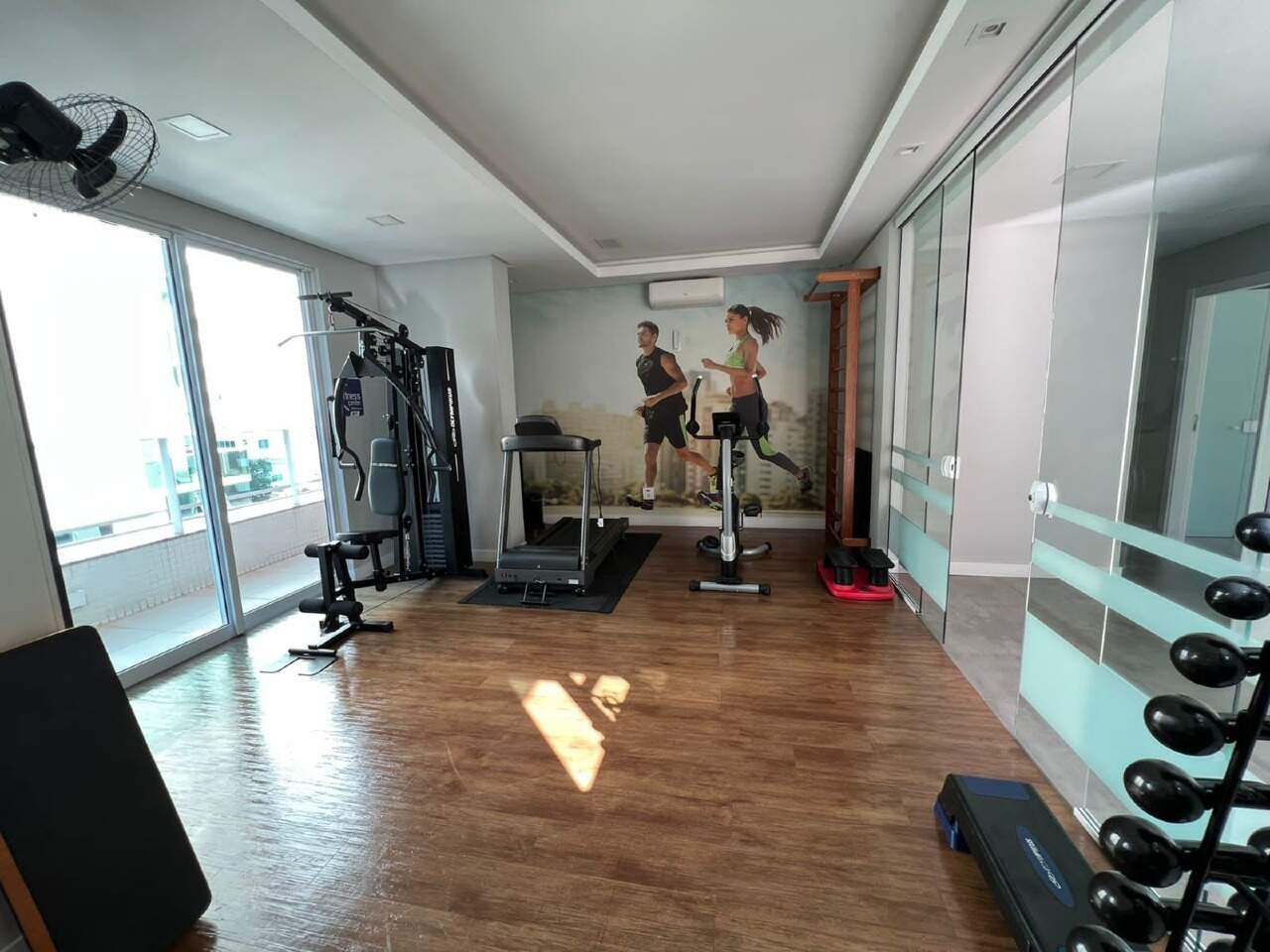 Apartamento à venda no Pioneiros: 