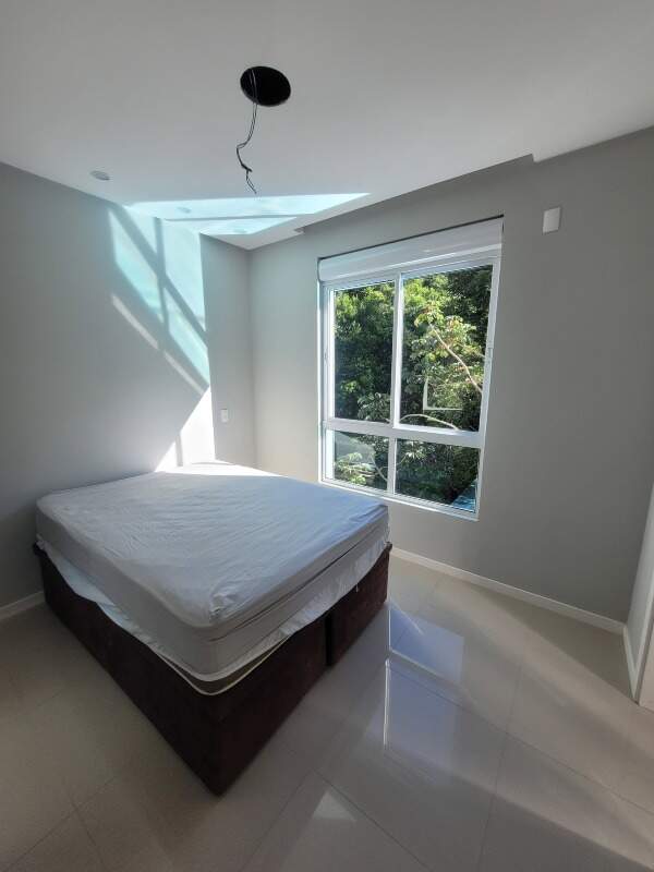 Apartamento à venda no Pioneiros: 