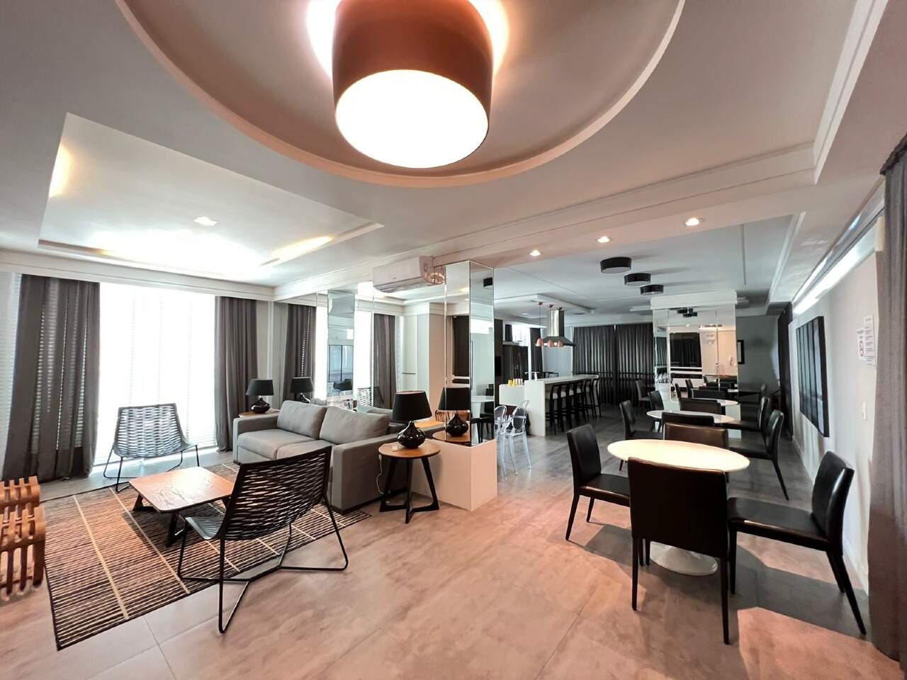 Apartamento à venda no Pioneiros: 