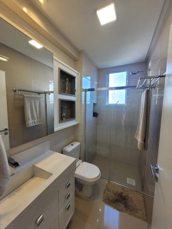 Apartamento à venda no Pioneiros: 