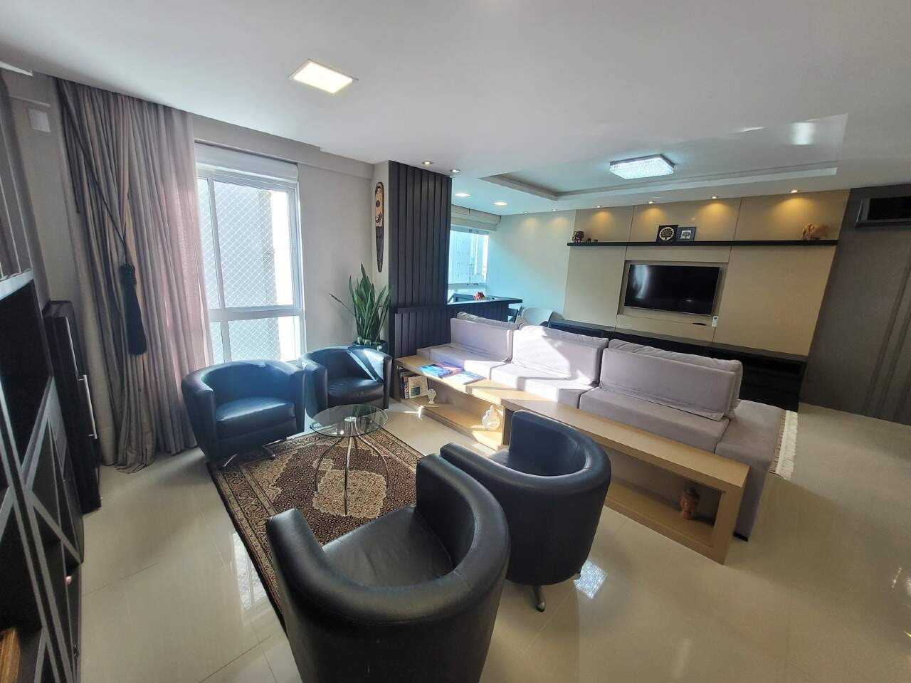Apartamento à venda no Pioneiros: 