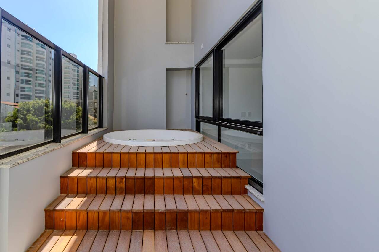 Apartamento diferenciado à venda no Praia Brava: