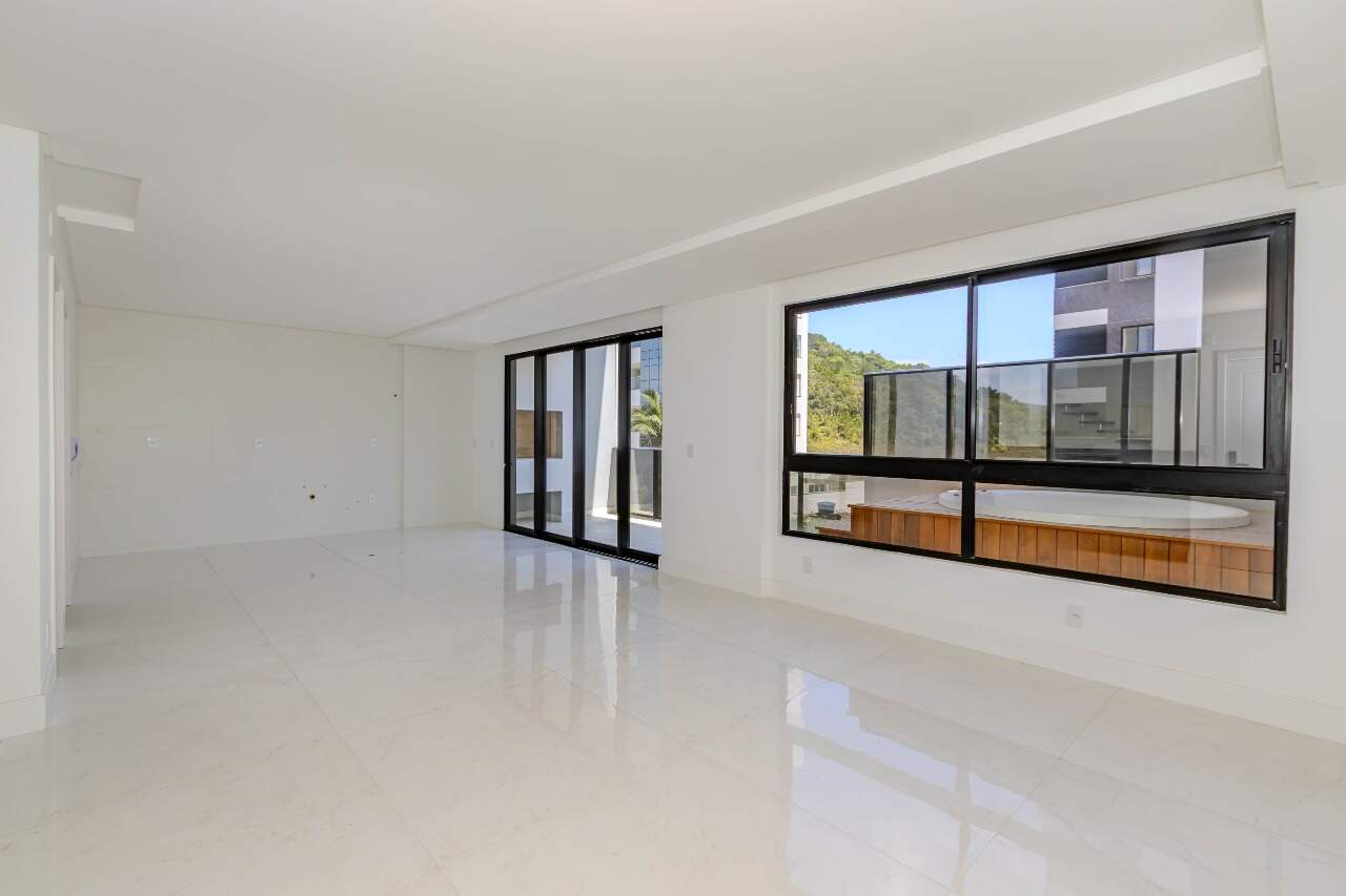 Apartamento diferenciado à venda no Praia Brava: