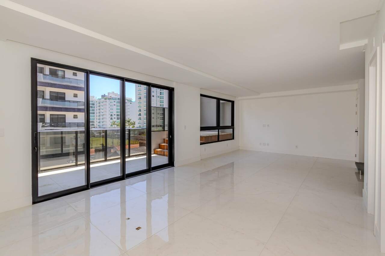 Apartamento diferenciado à venda no Praia Brava: