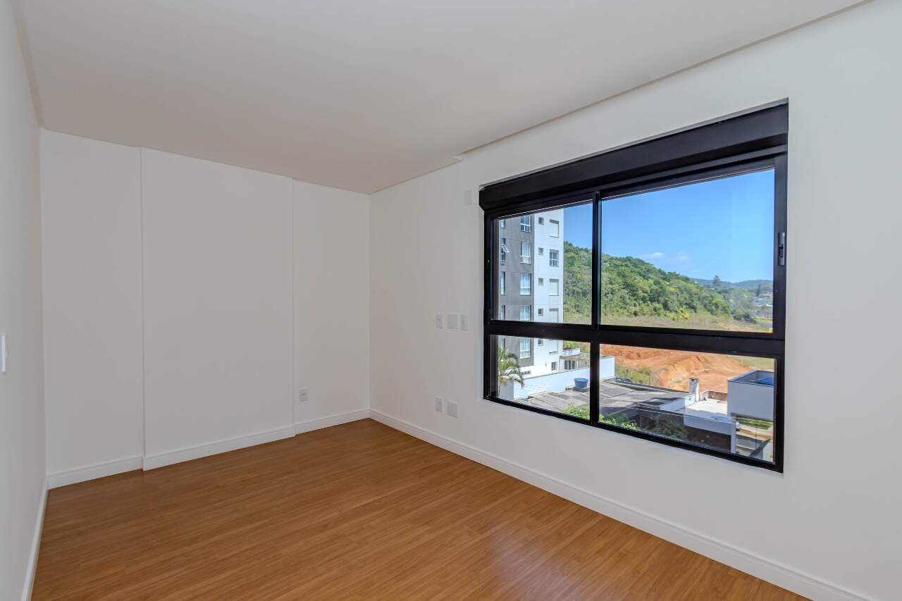 Apartamento diferenciado à venda no Praia Brava: