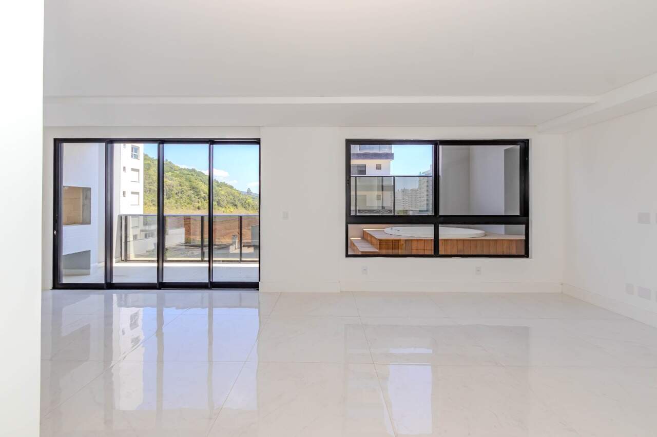 Apartamento diferenciado à venda no Praia Brava:
