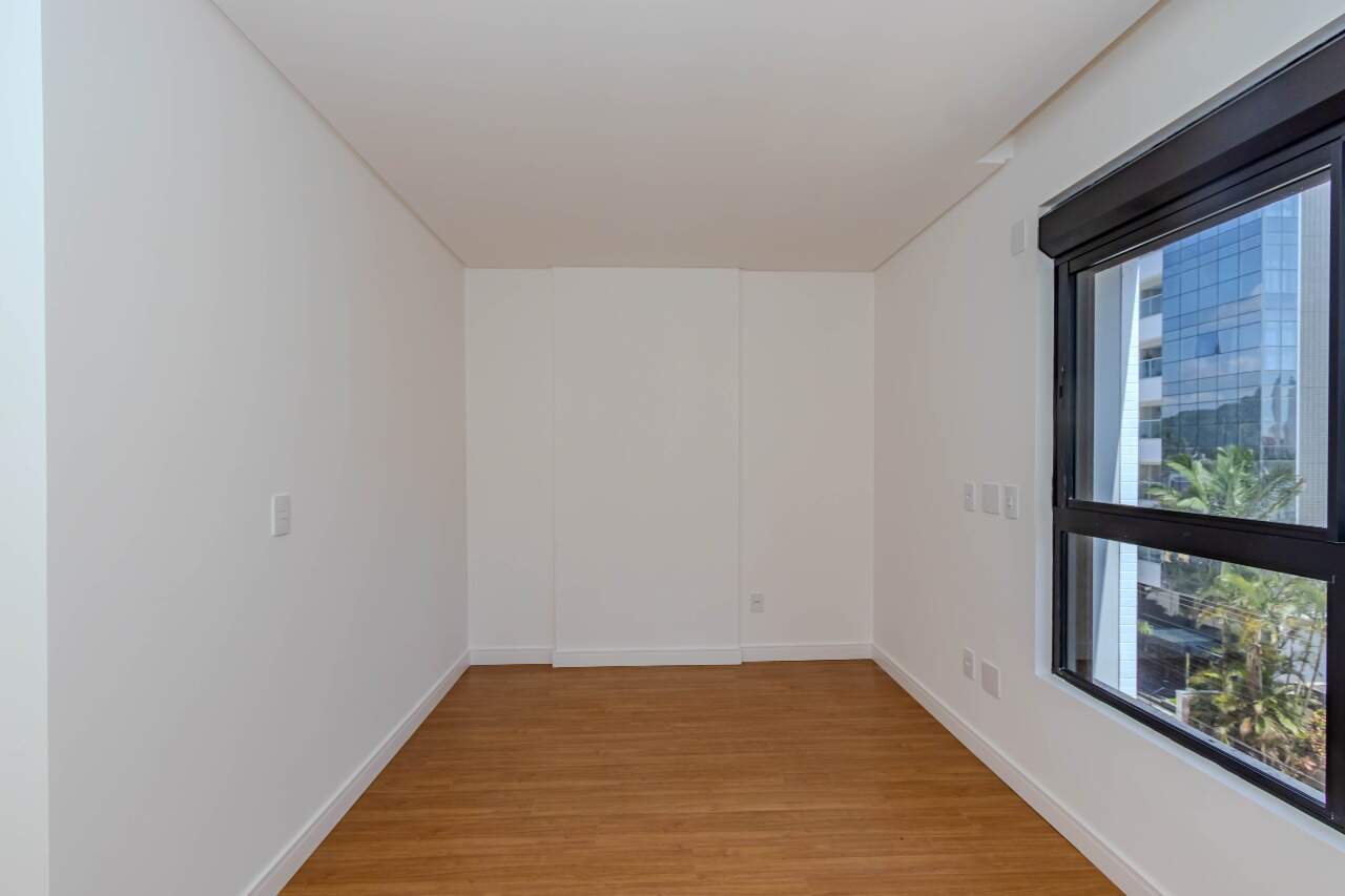 Apartamento diferenciado à venda no Praia Brava: