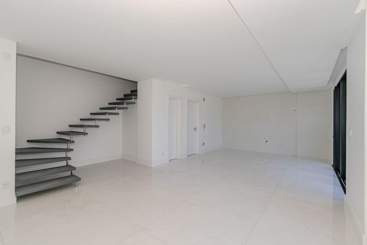 Apartamento diferenciado à venda no Praia Brava: