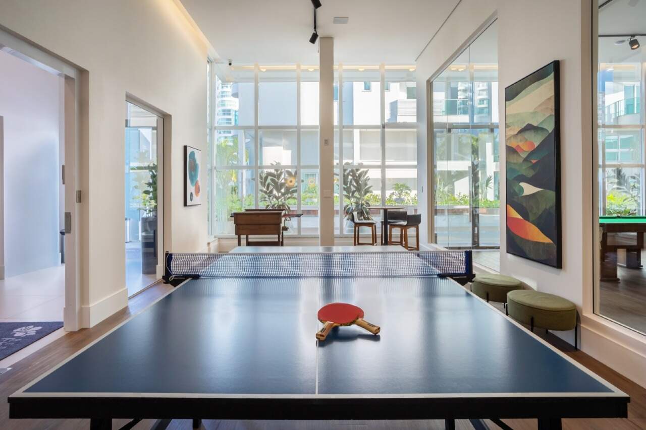 Apartamento à venda no Praia Brava: Sala de jogos com mesa de pingue-pongue