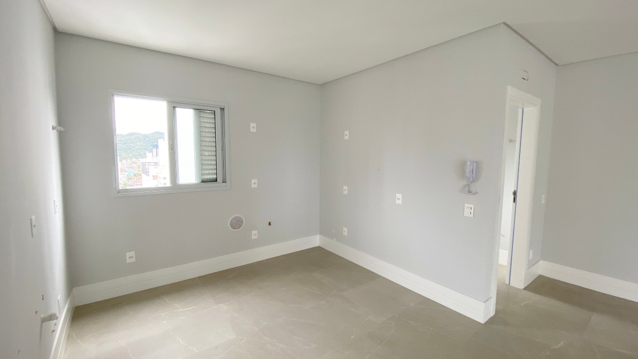 Apartamento à venda no Pioneiros: 