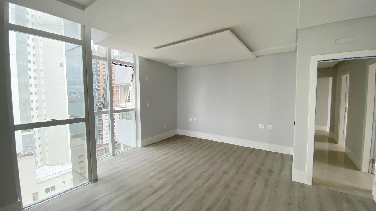 Apartamento à venda no Pioneiros: 