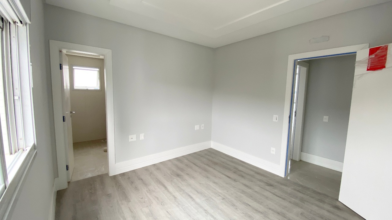 Apartamento à venda no Pioneiros: 