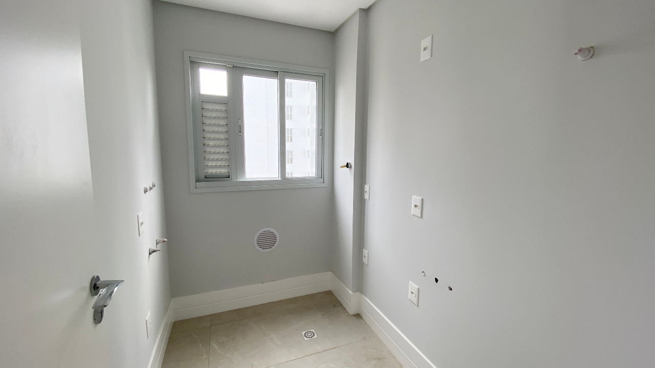 Apartamento à venda no Pioneiros: 