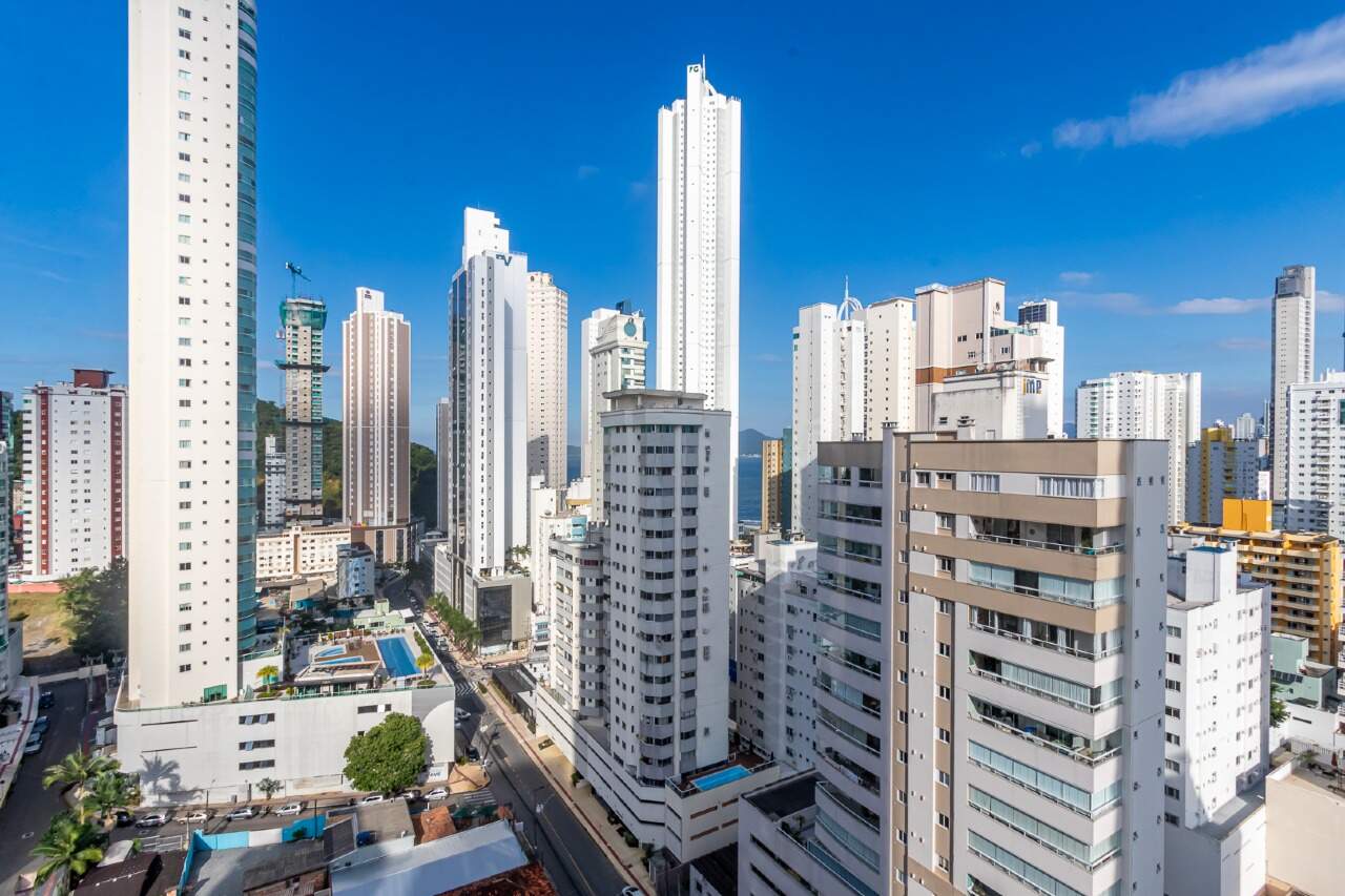 Apartamento à venda no Pioneiros: 