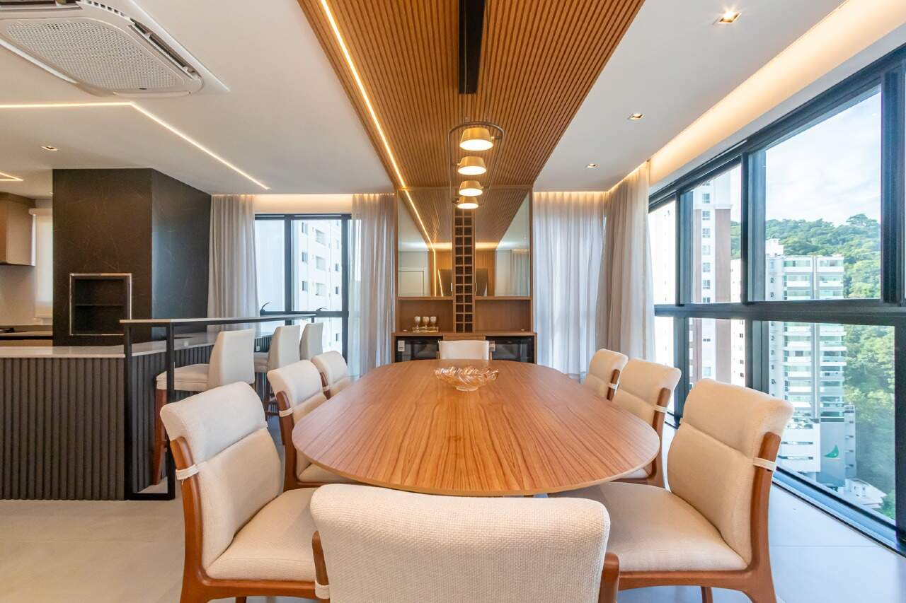 Apartamento à venda no Pioneiros: 
