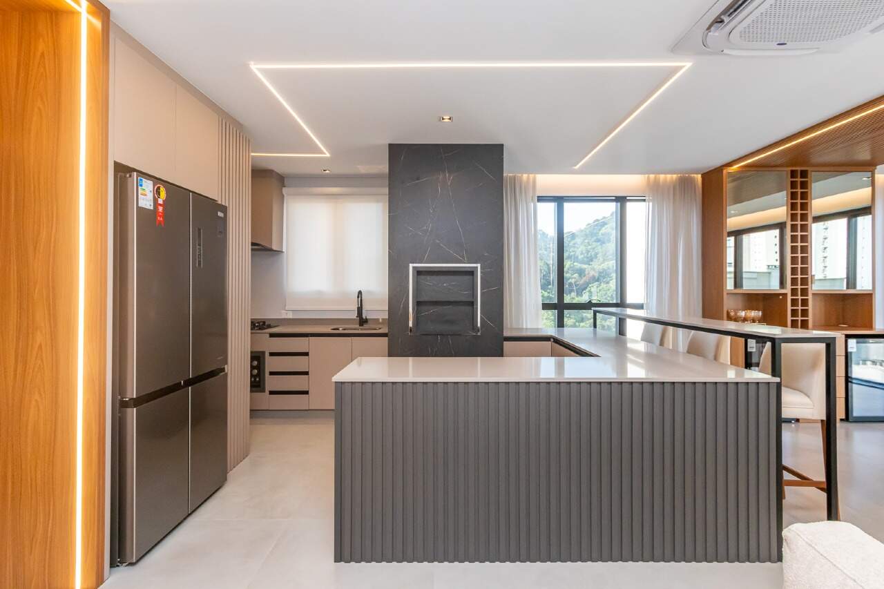 Apartamento à venda no Pioneiros: 