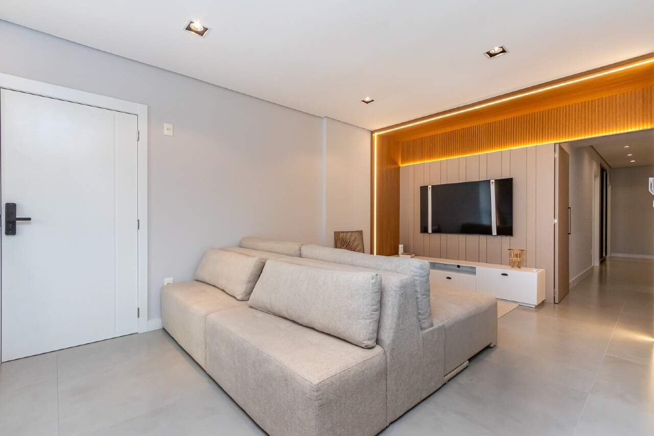 Apartamento à venda no Pioneiros: 