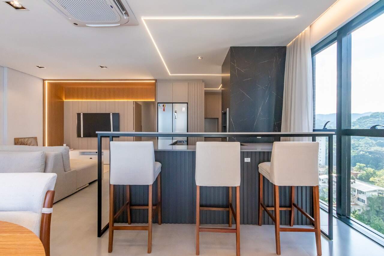 Apartamento à venda no Pioneiros: 