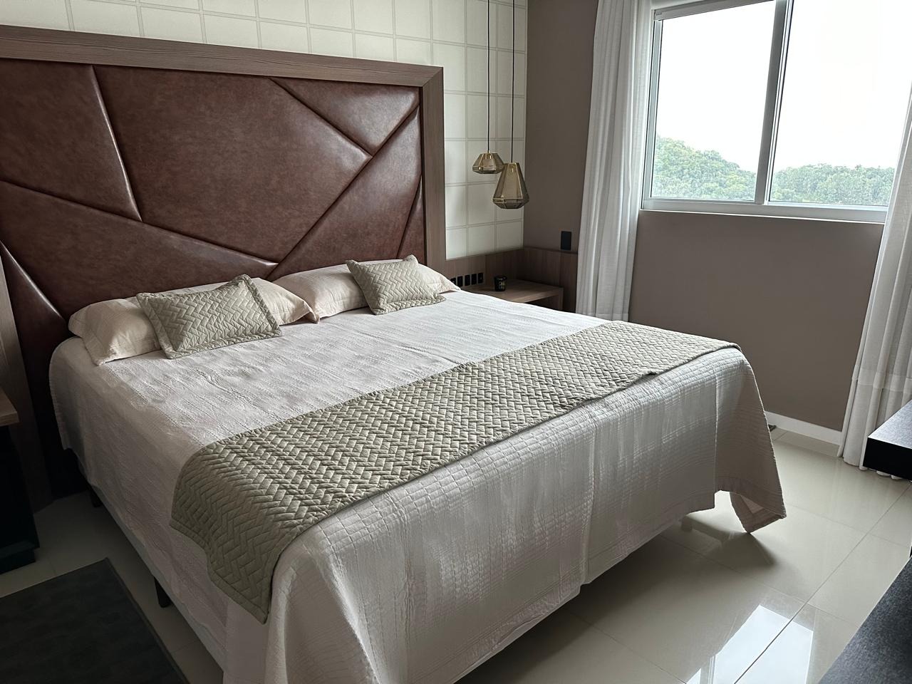 Apartamento à venda no Pioneiros: 