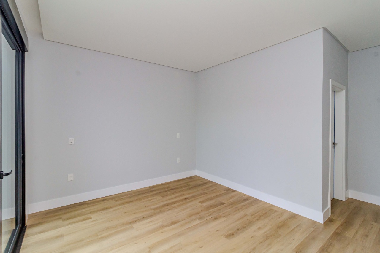 Casa de Condomínio à venda no Centro: 