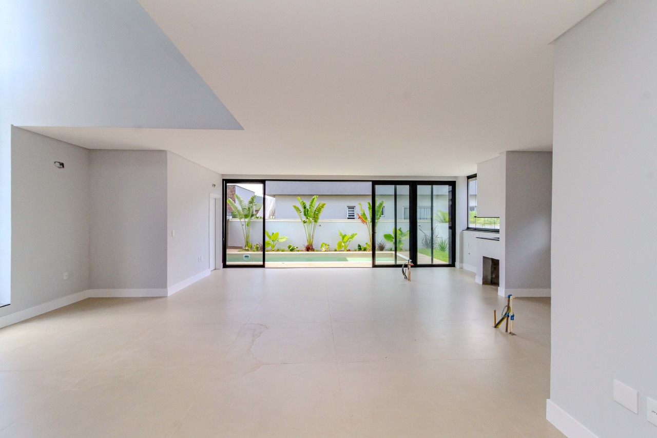 Casa de Condomínio à venda no Centro: 