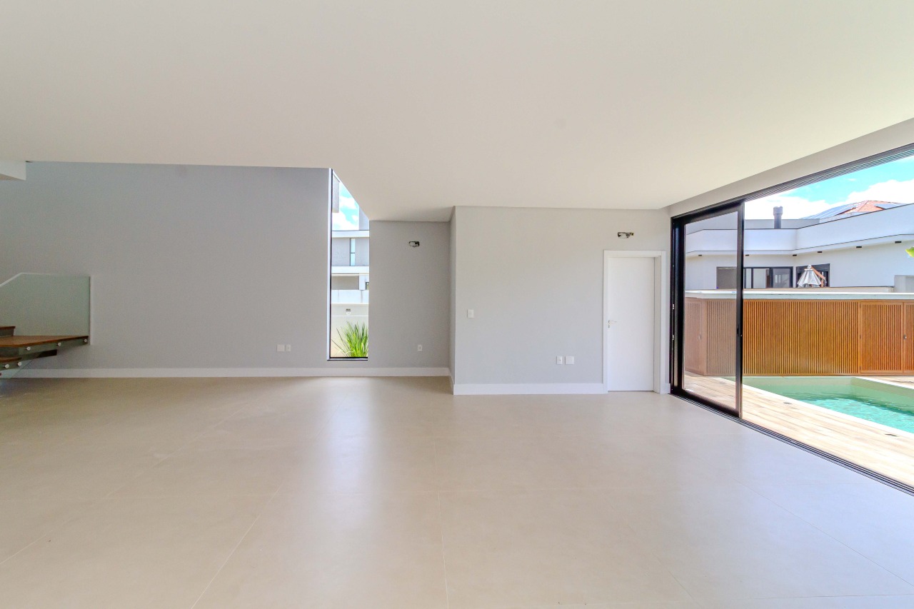 Casa de Condomínio à venda no Centro: 