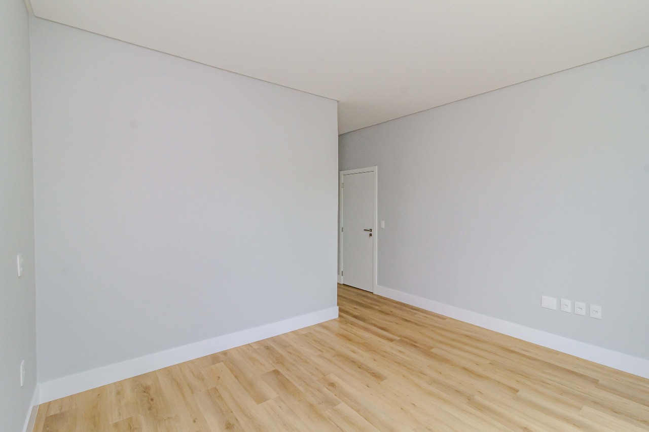 Casa de Condomínio à venda no Centro: 