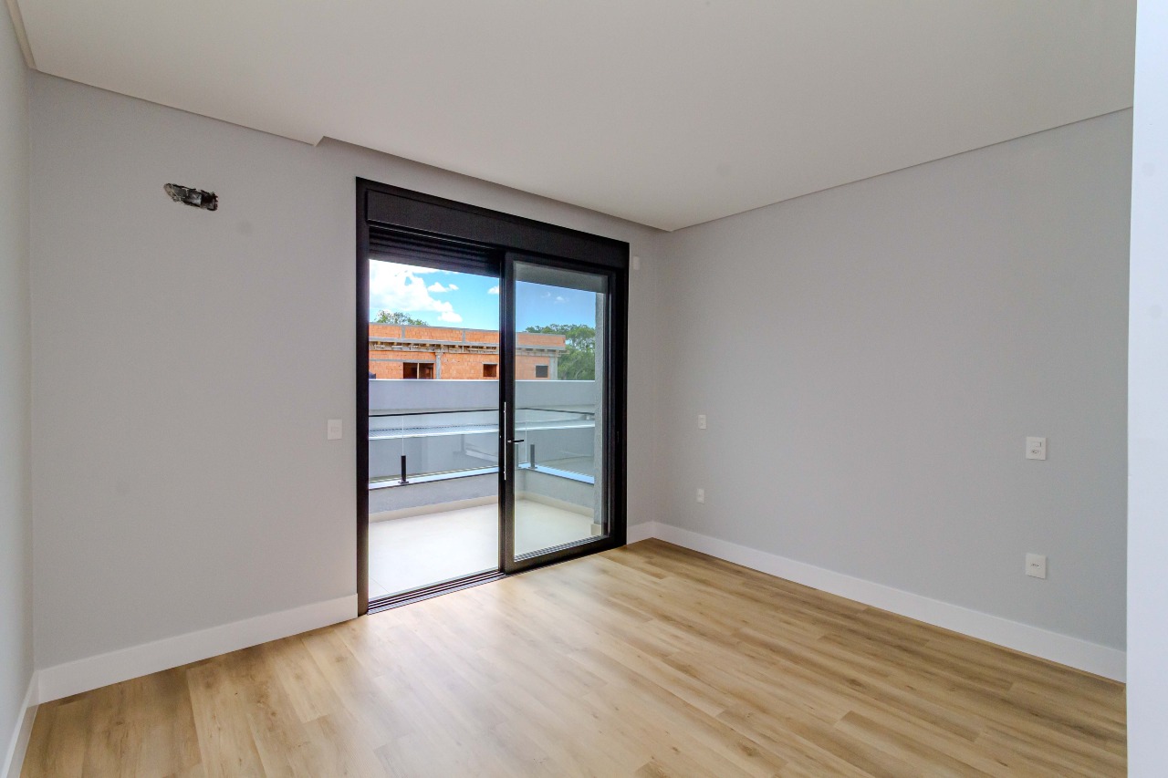 Casa de Condomínio à venda no Centro: 