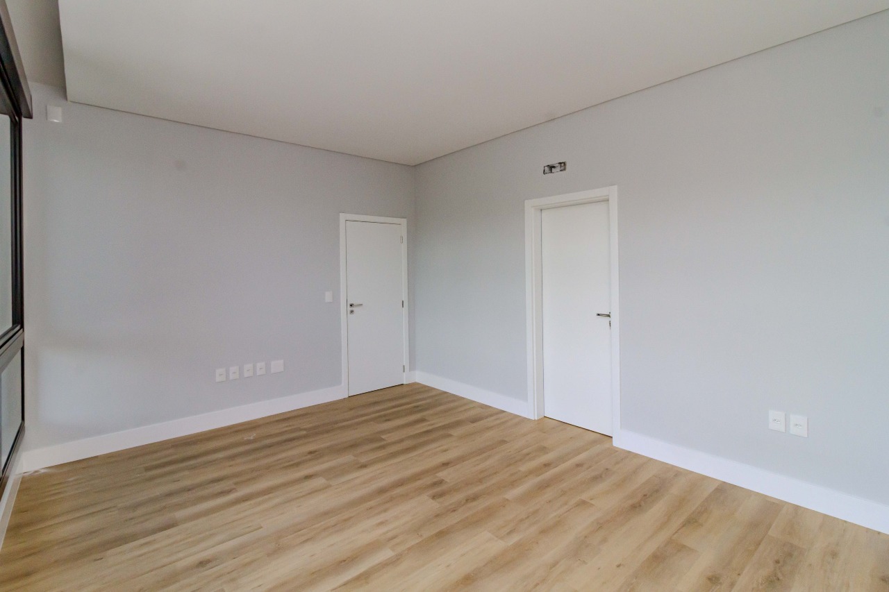 Casa de Condomínio à venda no Centro: 