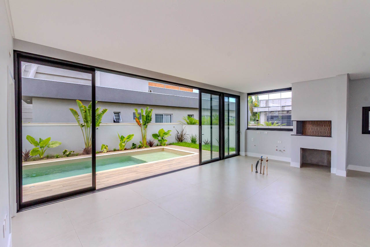 Casa de Condomínio à venda no Centro: 