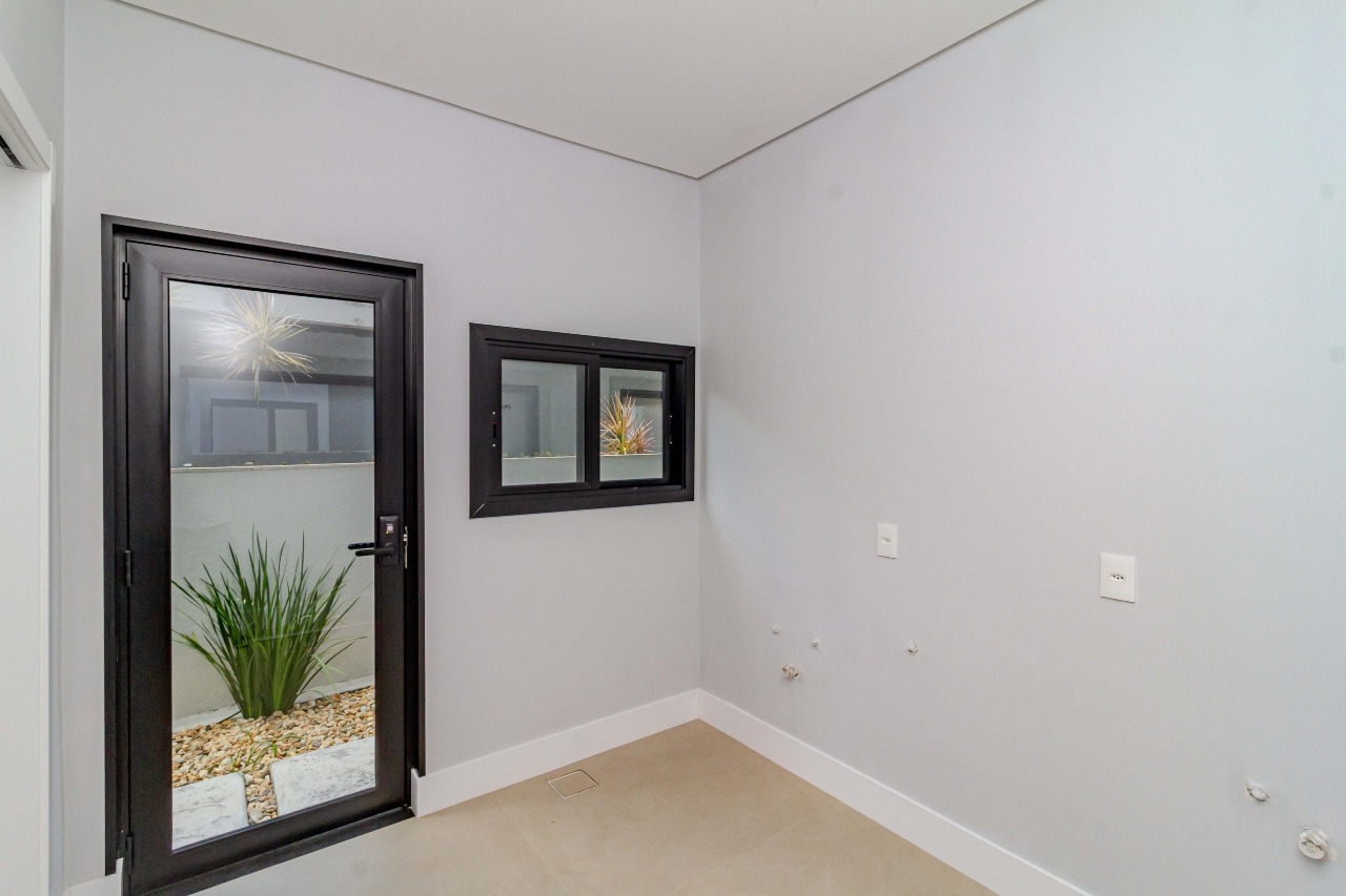 Casa de Condomínio à venda no Centro: 