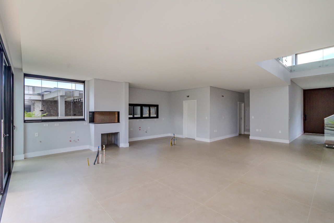 Casa de Condomínio à venda no Centro: 