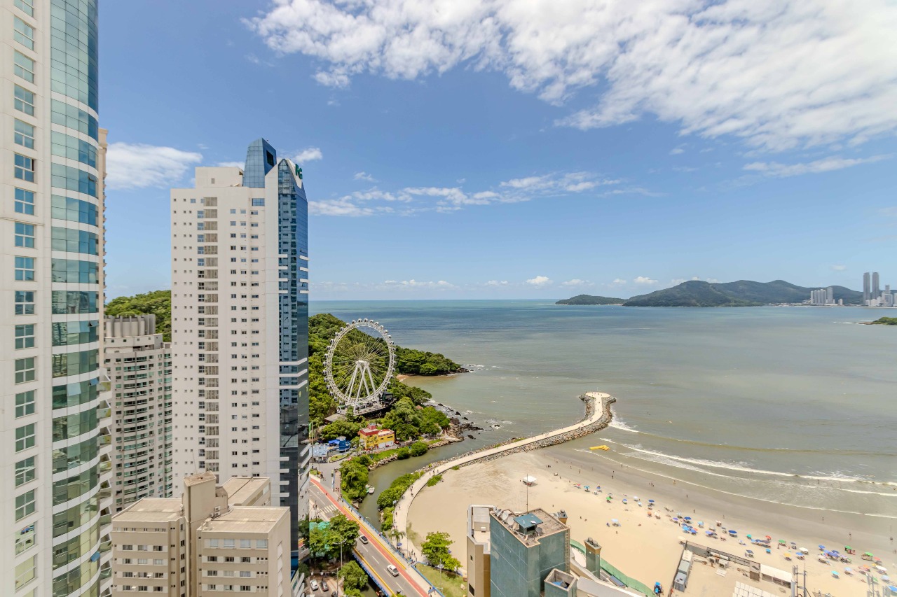 Apartamento à venda no Pioneiros: 