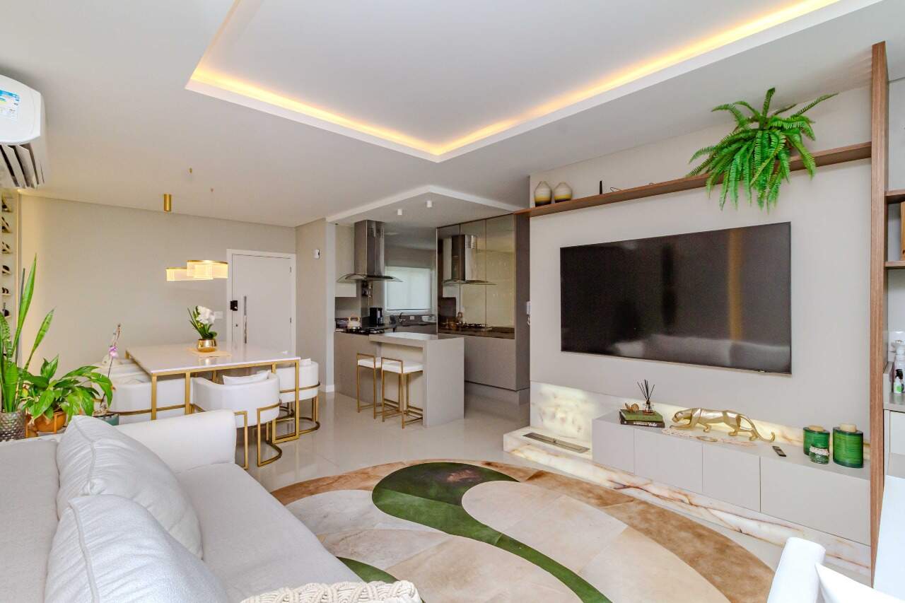 Apartamento à venda no Pioneiros: 