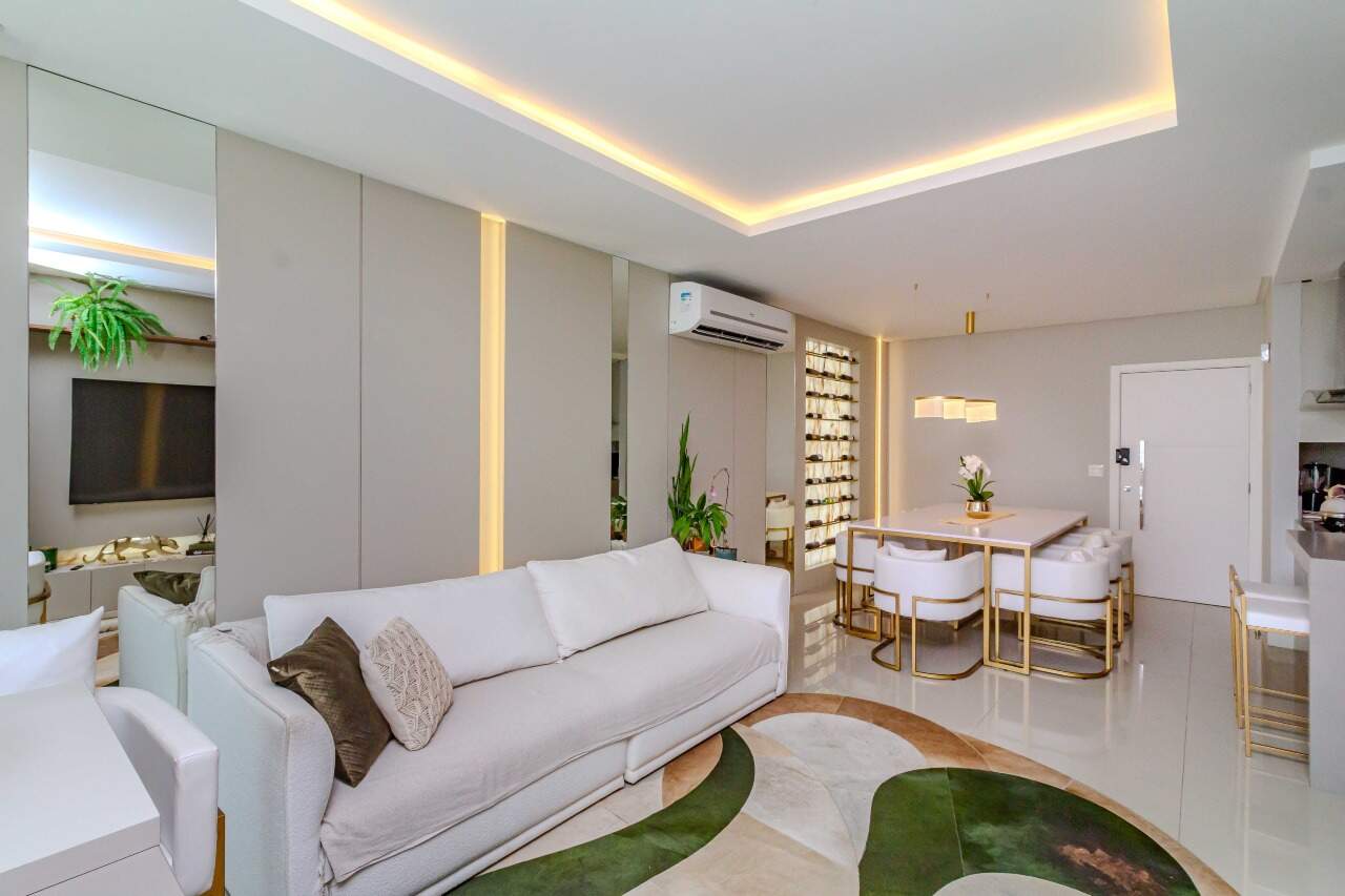 Apartamento à venda no Pioneiros: 
