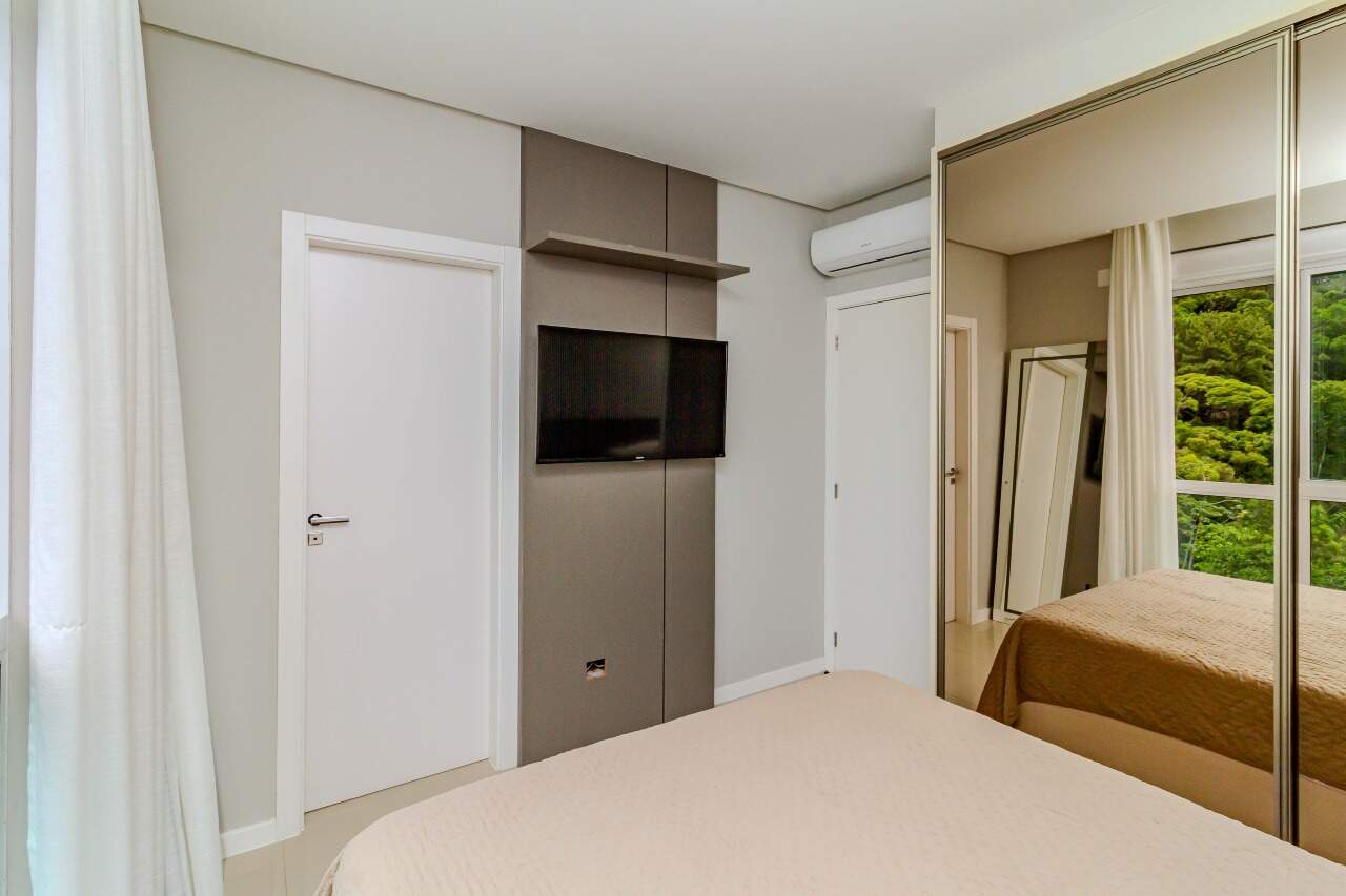 Apartamento à venda no Pioneiros: 