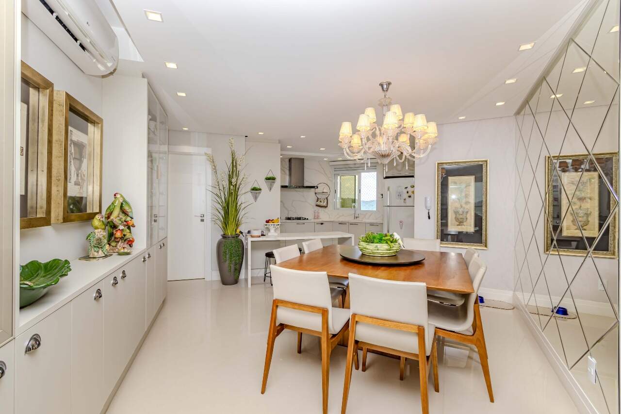 Apartamento à venda no Pioneiros: 