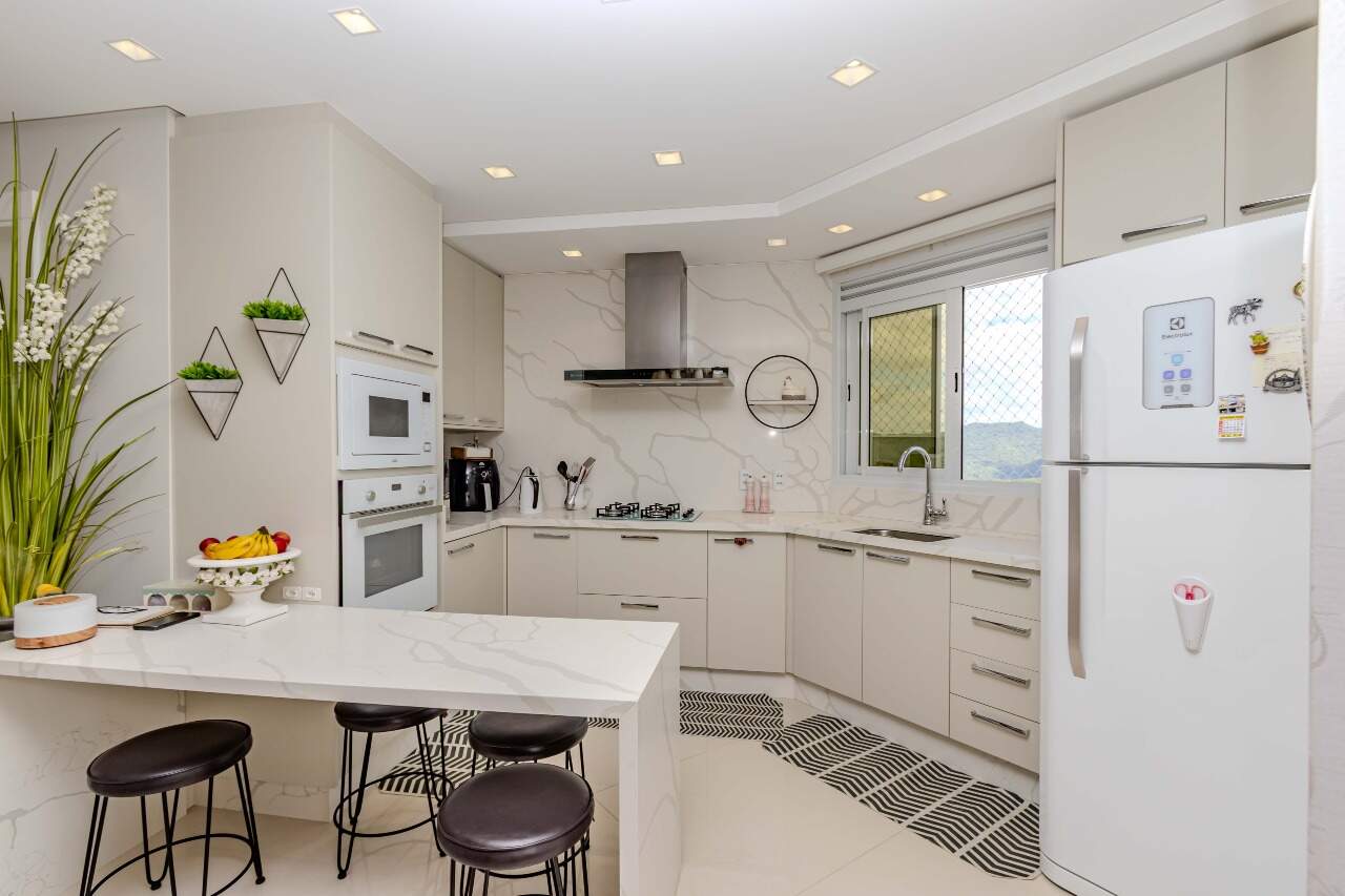 Apartamento à venda no Pioneiros: 