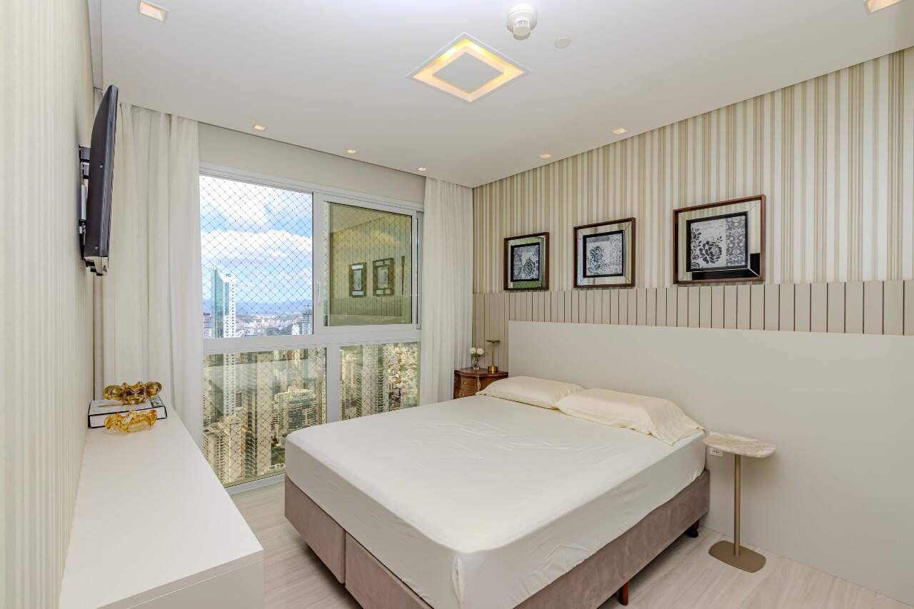 Apartamento à venda no Pioneiros: 