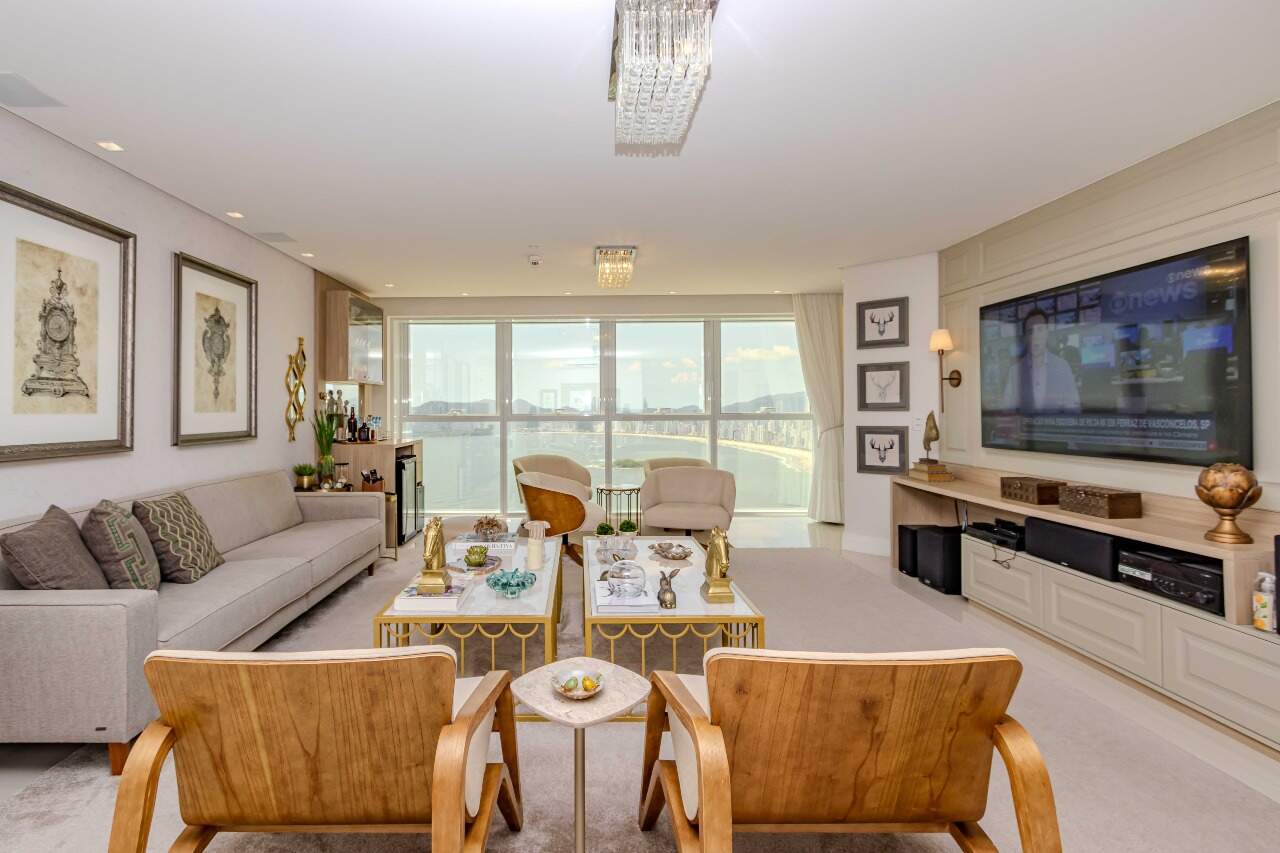 Apartamento à venda no Pioneiros: 