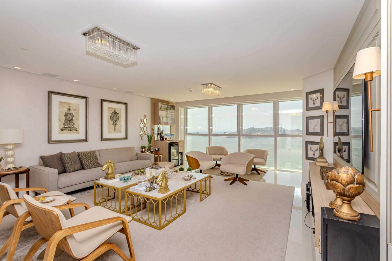 Apartamento à venda no Pioneiros: 