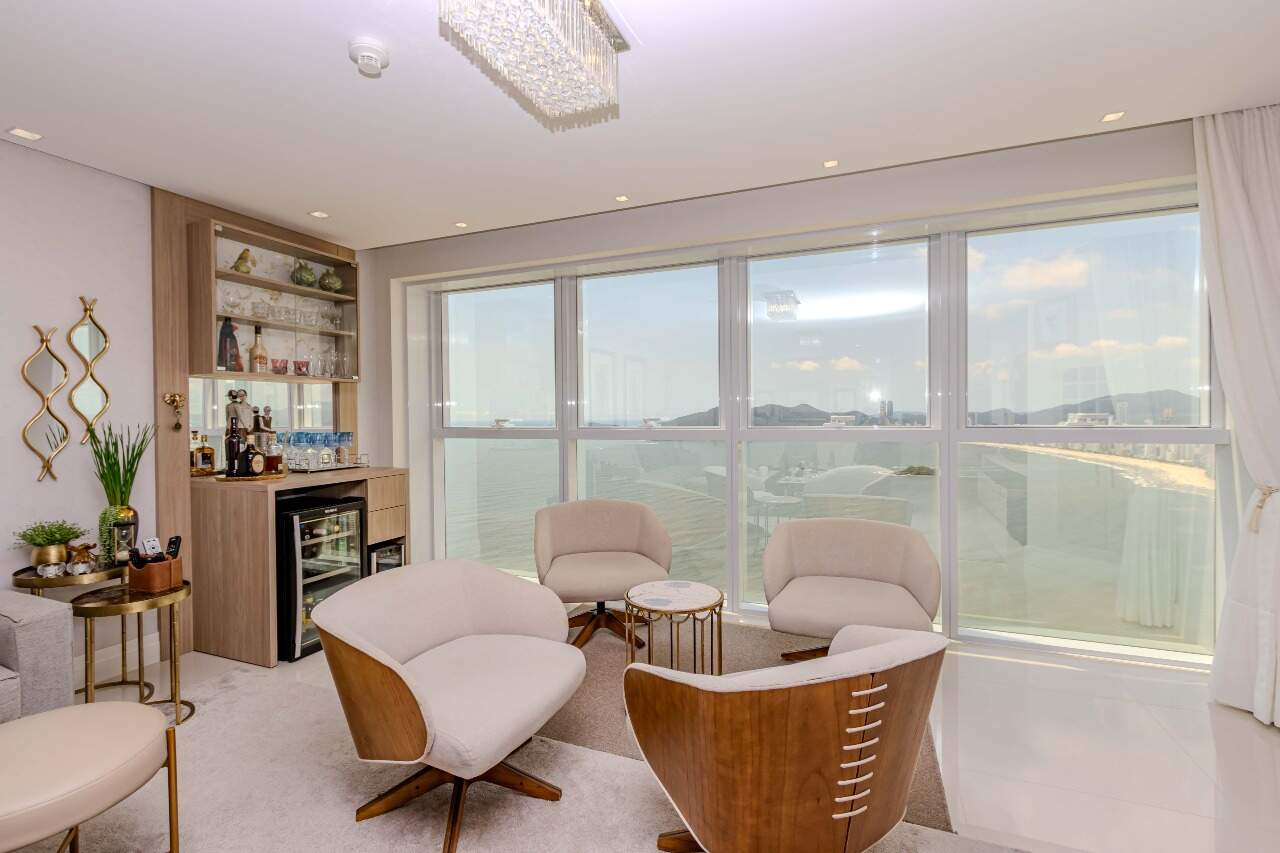 Apartamento à venda no Pioneiros: 