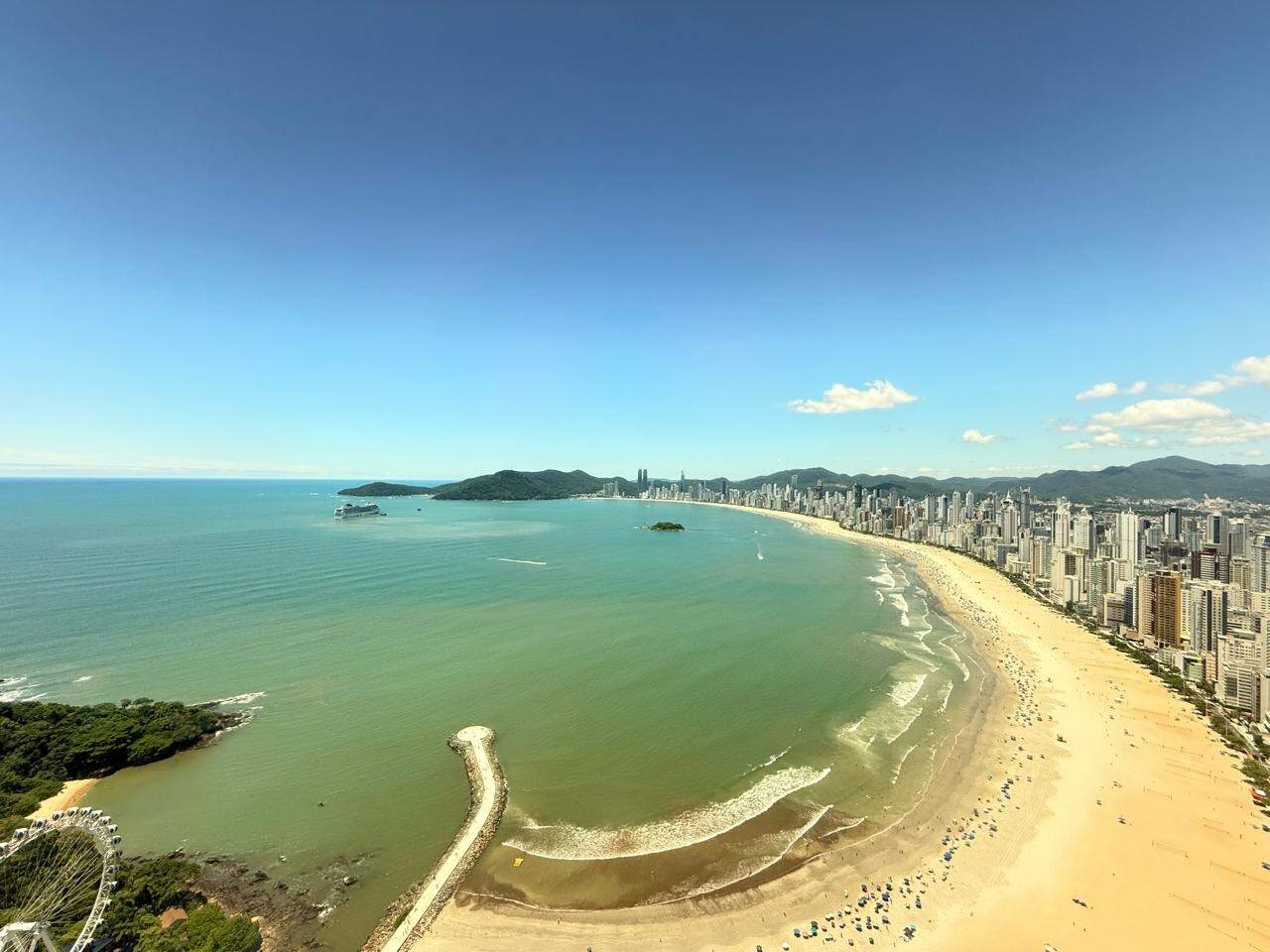 Apartamento à venda no Pioneiros: 