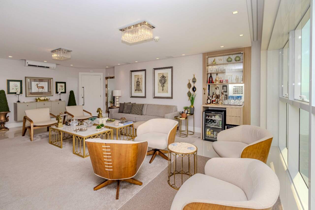 Apartamento à venda no Pioneiros: 